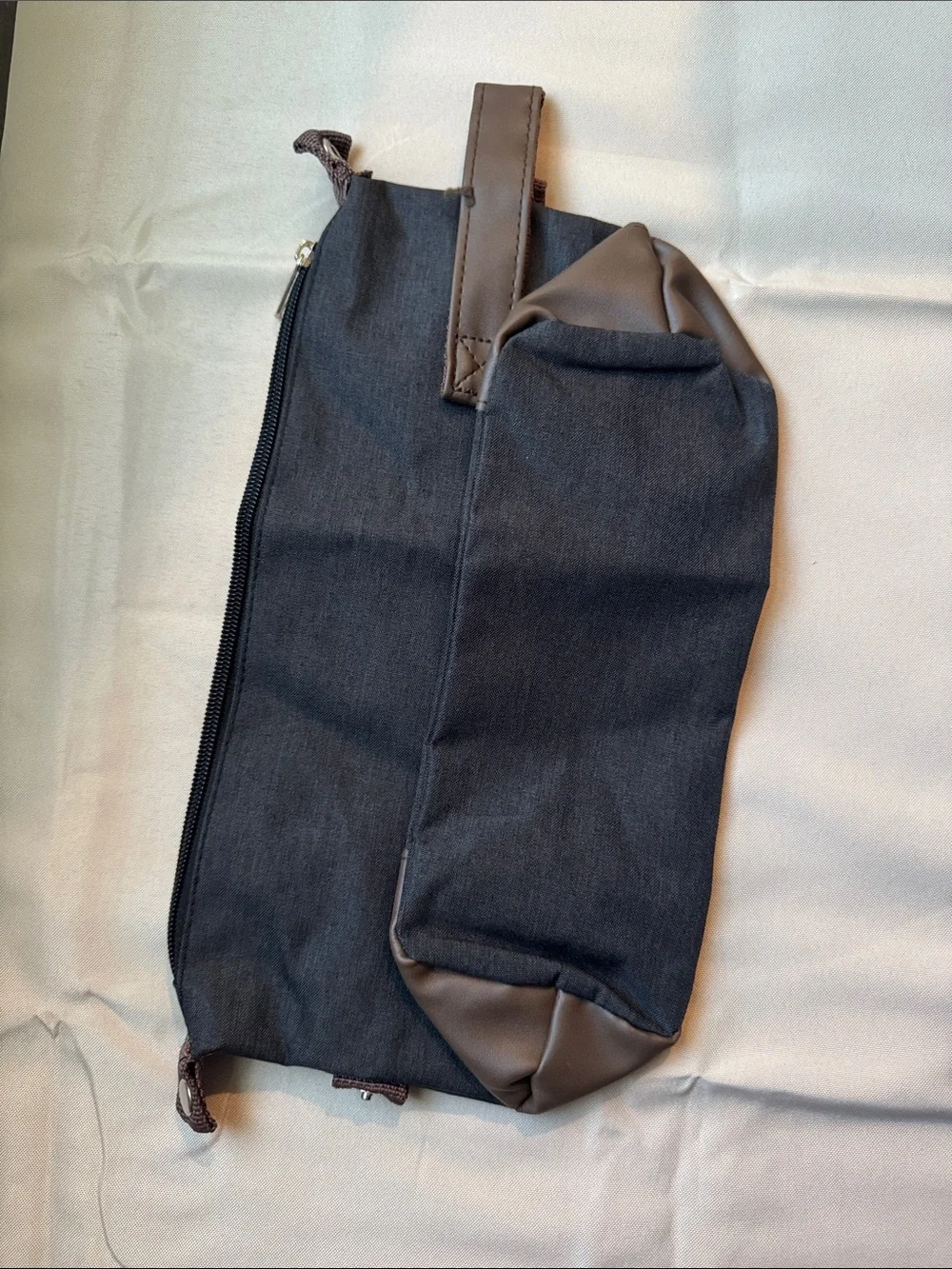 NWOT Bella Russo Travel Tote Bag & Toiletry Case Set Charcoal Grey Brown